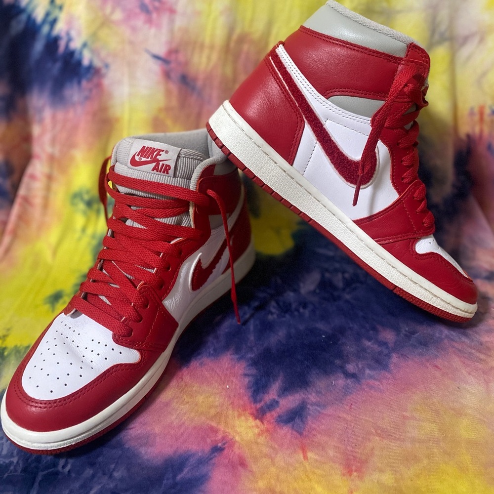 Jordan 1 Retro High OG Varsity Red